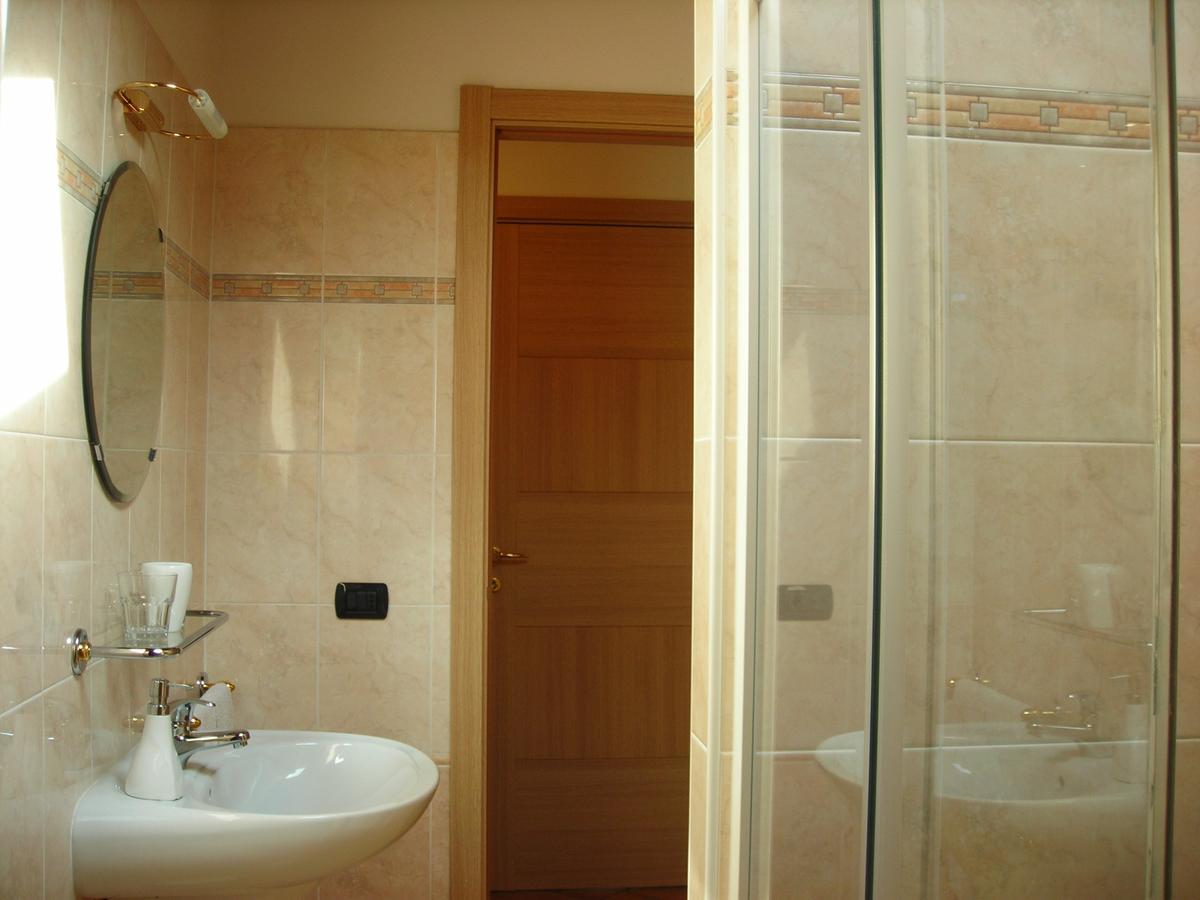 Bed and Breakfast La Folaga Гавирате Экстерьер фото